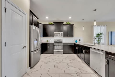 f0e260ea-9a31-4abc-a190-b5f61fe64e5b