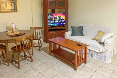 Mobile Vacation Rental | 2BR | 1BA | 1,100 Sq Ft | Stairs Required