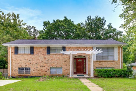 Exterior | Basement Unit