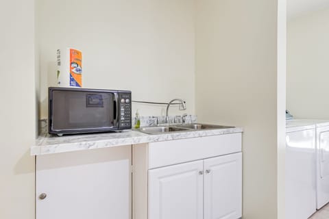 Kitchenette | Coffee Maker