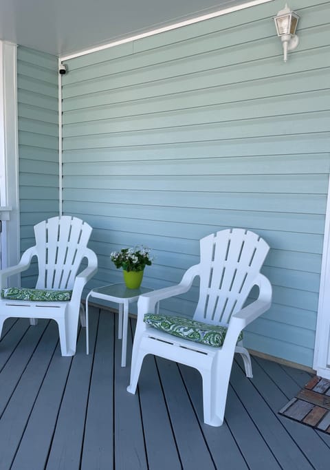 Front porch before entering the townhouse.