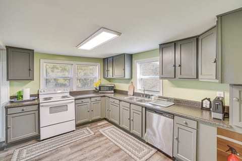 Kitchen | Cooking Basics | Drip Coffee Maker