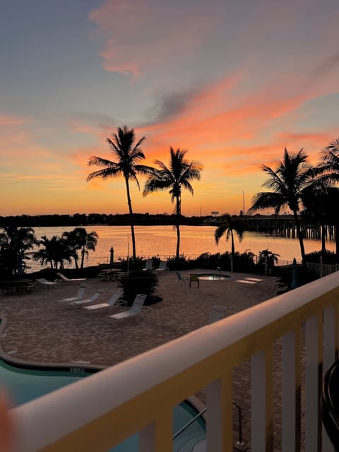 Wonderful sunsets over the intercoastal
