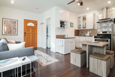 #StayinMyDistrict Historic Kenton comfortable & fully furnished Guest House. Make this your HOME Suite Home in Portland #BookDirect