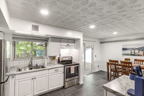 Kitchen | 2nd Floor | Cooking Basics | Pod Coffee Maker | Microwave | Toaster