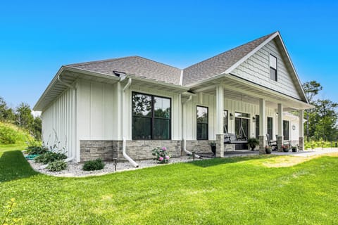 Onamia Vacation Rental | 5BR | 2.5BA | Step-Free Entry | 3,200 Sq Ft