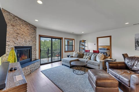 We love how this balcony brings plenty of Colorado light into the condo. 