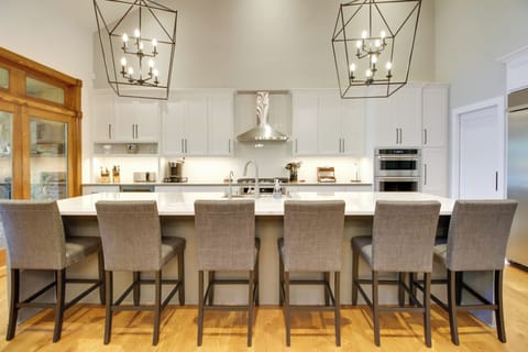 Kitchen | Cooking Basics | Breakfast Bar | 1st Floor