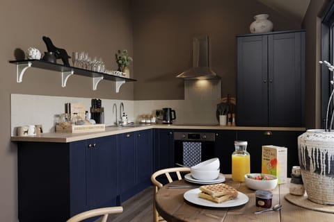 Well-equipped kitchen catering for your every need