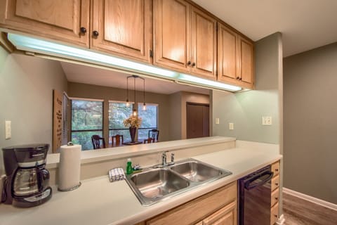 Tubers Paradise fully equipped Kitchen with all your essentials!