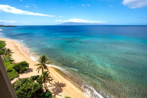 Enjoy incredible, panoramic oceanfront views every day!