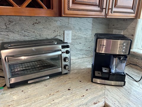 Toaster and Toster Overn all in one
Cappuccino and Latte Machine