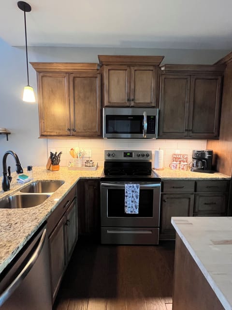 Beautiful kitchen with all the necessities.