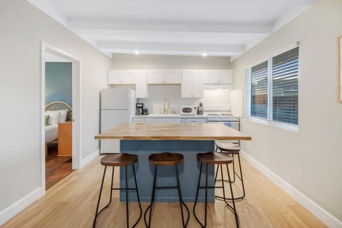 Spend some good time with your loved ones and enjoy good food at our dining.