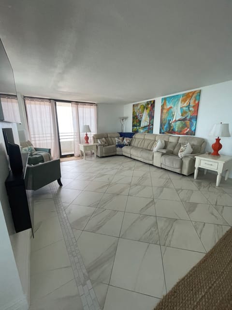 Large living/dining room
