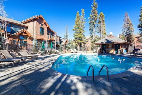 Breckenridge Mountain Thunder Lodge Pool