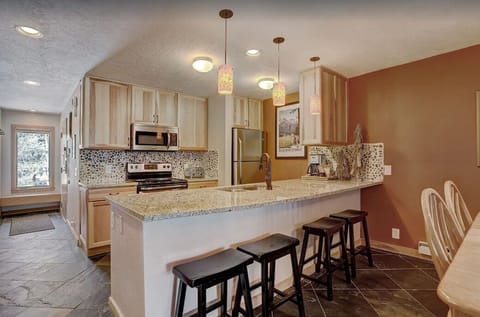 Kitchen-Evergreen 2 Bedroom-Gondola Resorts