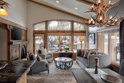 The Hythe Vail 4 Bedroom - Bedding & Decor Vary