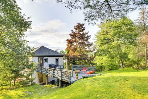 East Boothbay Vacation Rental | 2BR | 2BA | 1,216 Sq Ft | Stairs Required