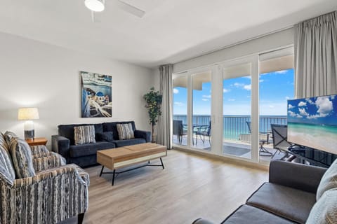 Laketown Wharf 1712
