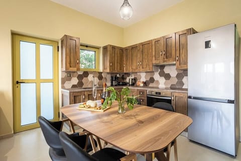 Fully equipped kitchne