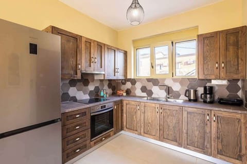 Fully equipped kitchen space