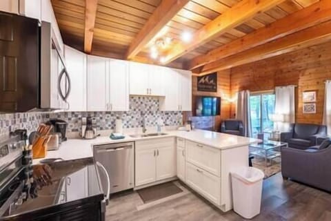 D9a7fdac 8429 40e5 9259 7a41763c8fff