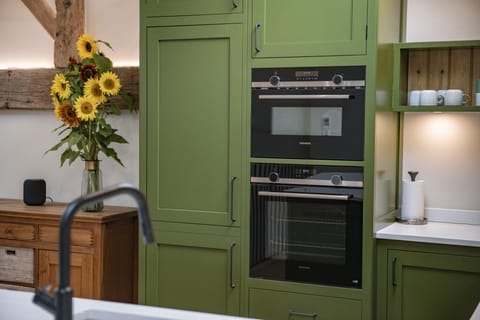 First floor: Luxury appliances in the kitchen