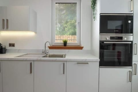 C948afae b852 4d63 8508 4c4985e64b6b