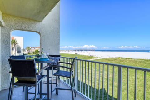Enjoy a morning cup of coffee or a meal as you take in the incredible views and fresh ocean air from the comfort of your private balcony.