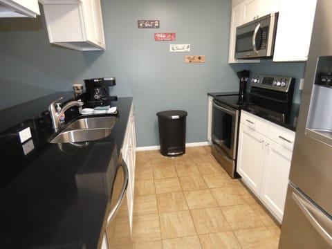 Full kitchen with all the amenities.