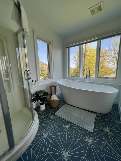 Deep Soaking Tub with Lake Views
