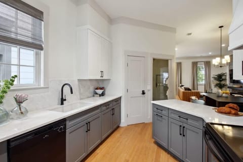 ModernKitchen | Fully Equipped with Essential Cookware | First Floor