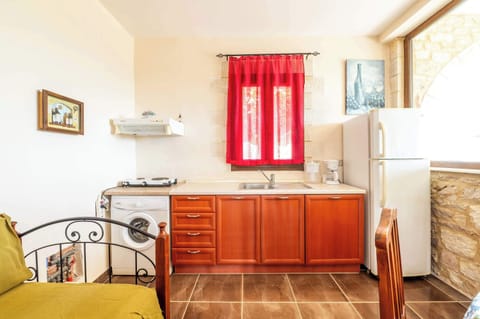 Fully-equipped kitchen