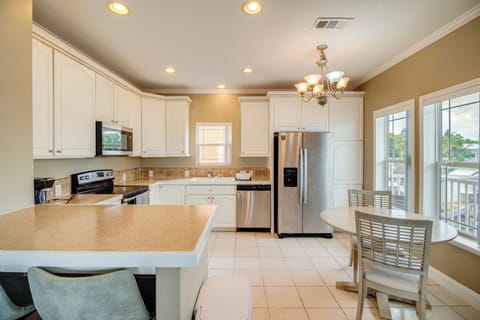 Kitchen | Keurig Coffee Maker | Dishwasher | Cooking Basics