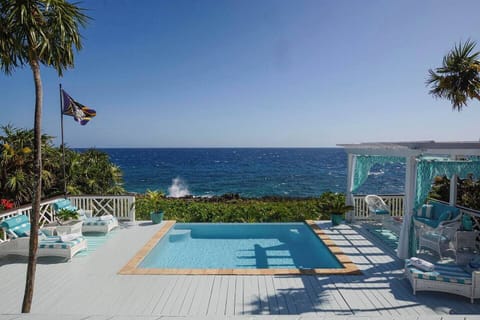 Ocho Palmas, Luxurious Ocean Front Caribbean Villa.