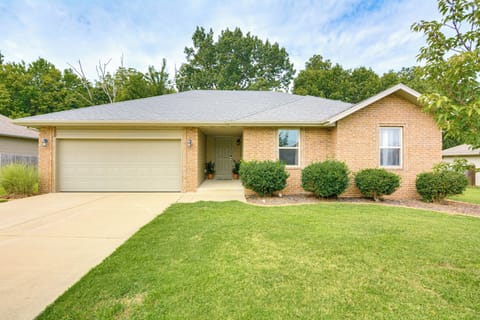 Republic Vacation Rental | 3BR | 2BA | 1,278 Sq Ft | 2 Steps to Enter