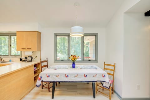 Dining Nook | Main Level