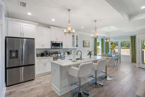 Kitchen with adjustable Bar Stool seating