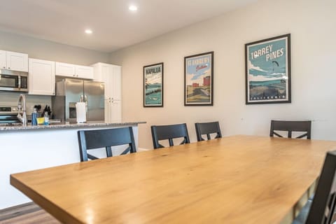 Large dining room table with seating for 8!