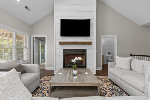 Large living space for entertainment