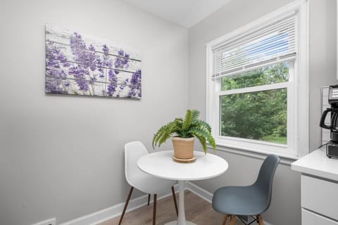 Dining area available in kitchen with backyard view (more chairs available)