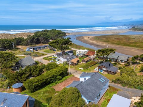 Ocean Oasis is just a short walk to both Salmon Creek - and the beach.