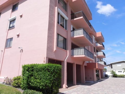 Riviera of Lido Beach exterior