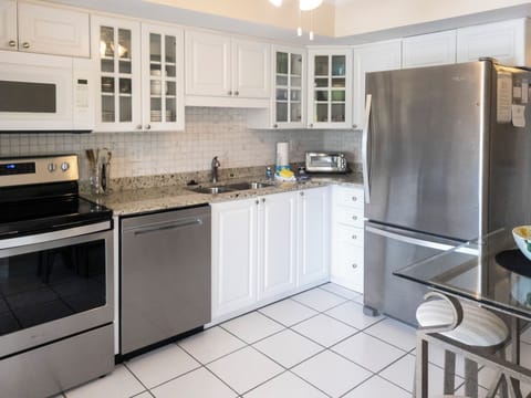 Riviera Beach 2C kitchen