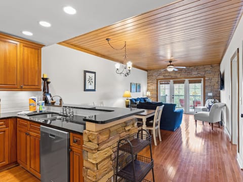 Kitchen w/ Dishwasher