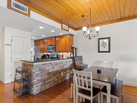 Kitchen/ Dining Area