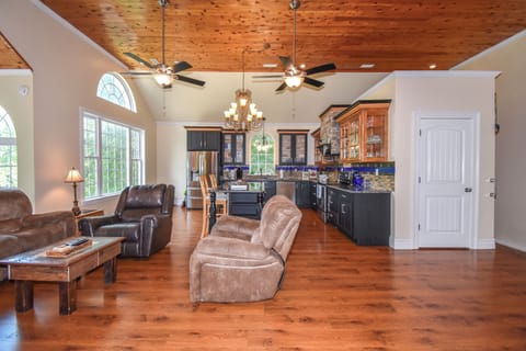 Living Room/ Kitchen (1)