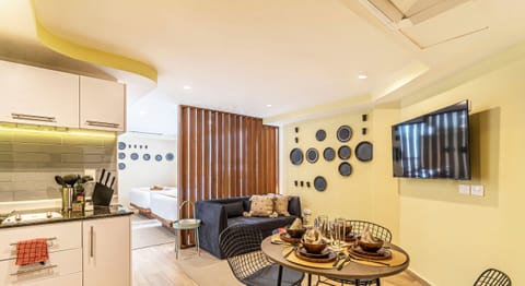 El mobiliario, la decoración y los servicios pueden variar ligeramente.