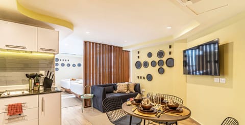 El mobiliario, la decoración y los servicios pueden variar ligeramente.